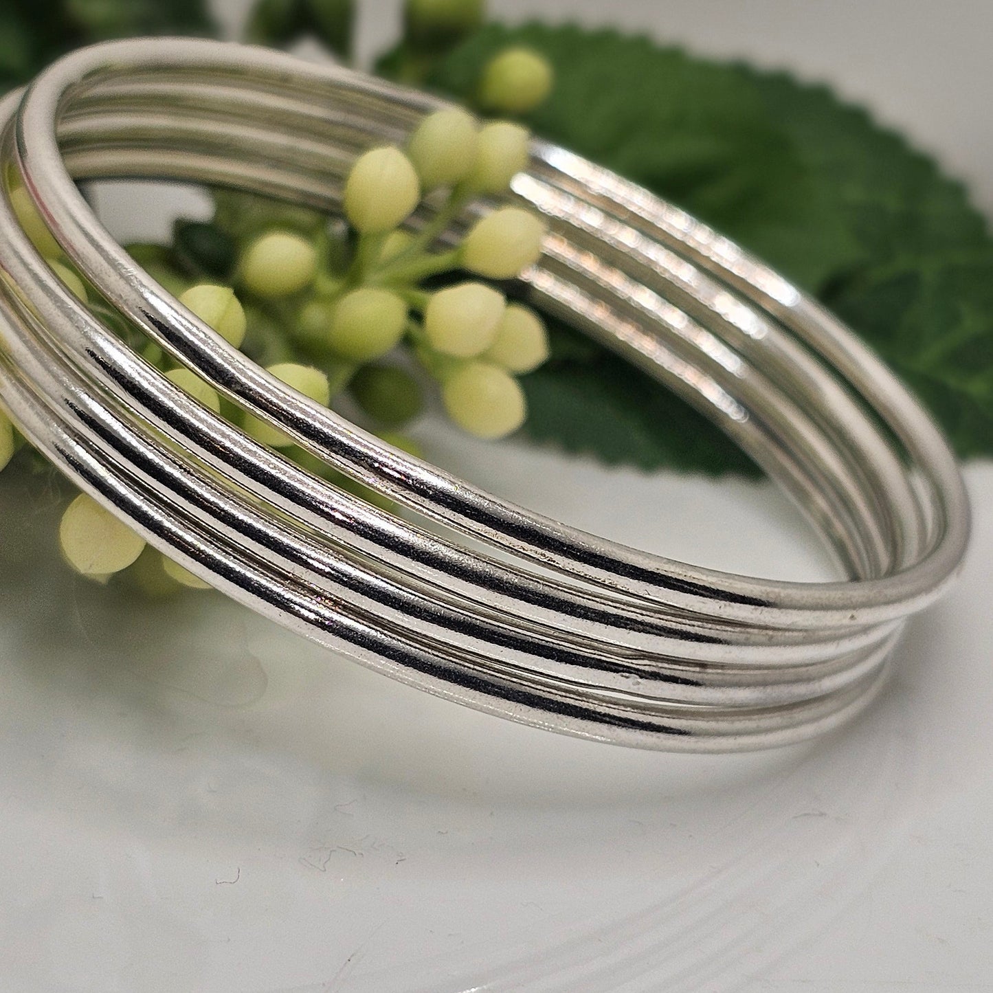 Siver bangle set of 4