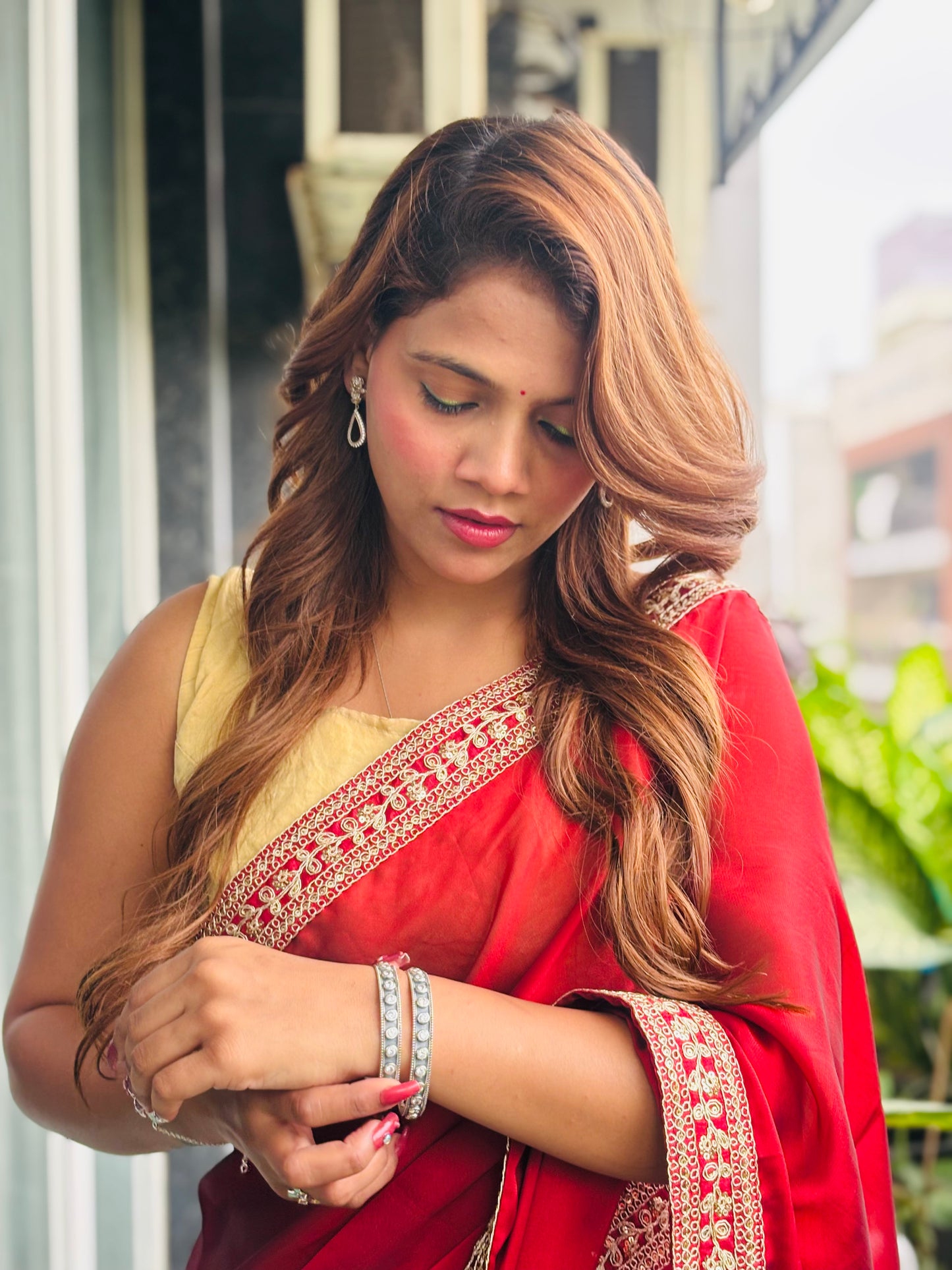 Silver circle stone oxidise bangles 