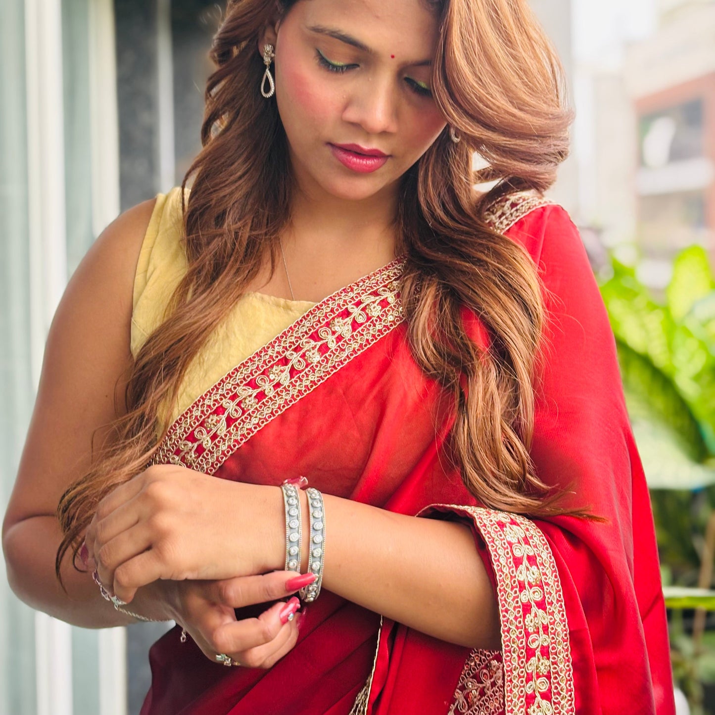 Silver circle stone oxidise bangles 