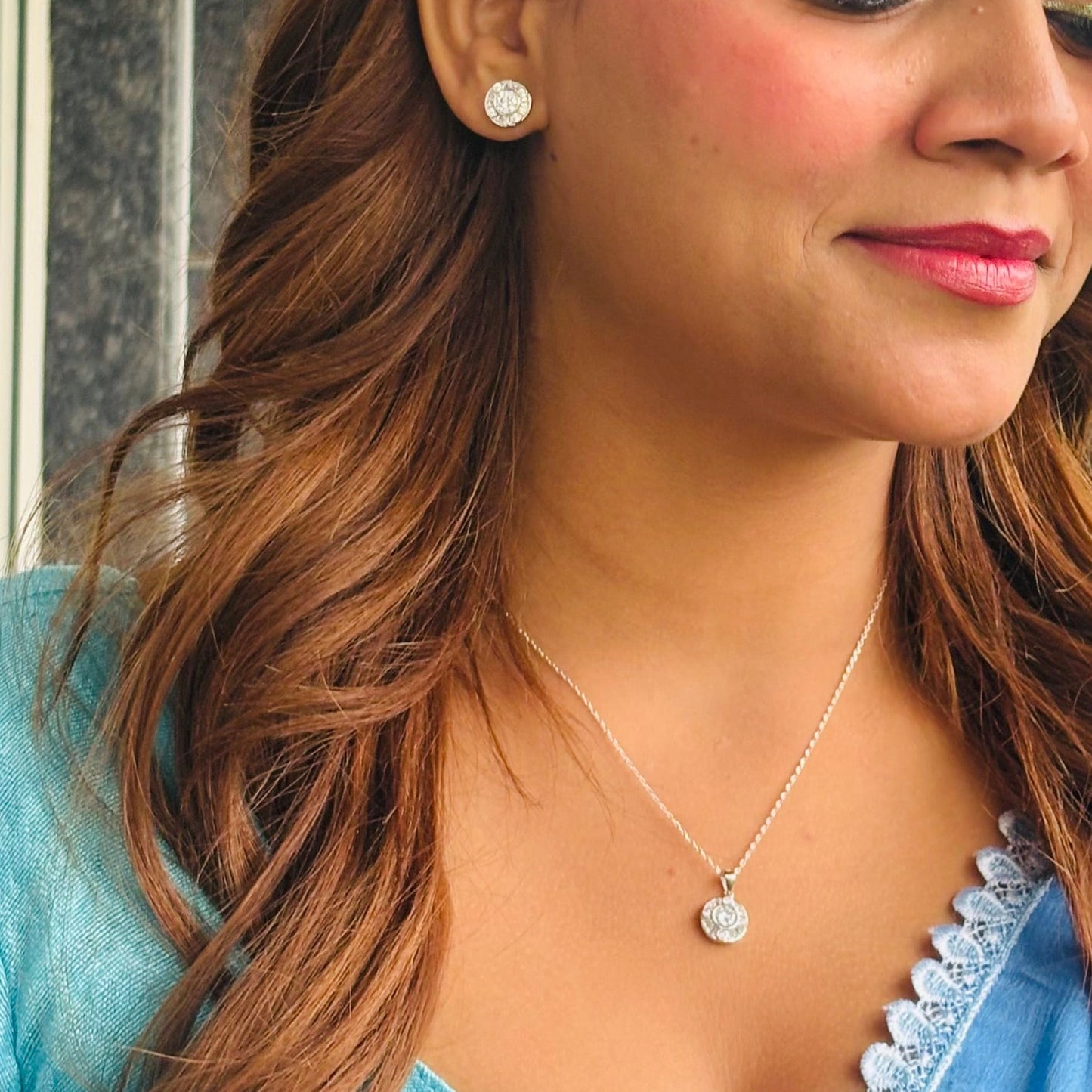 Circle stones pendant set