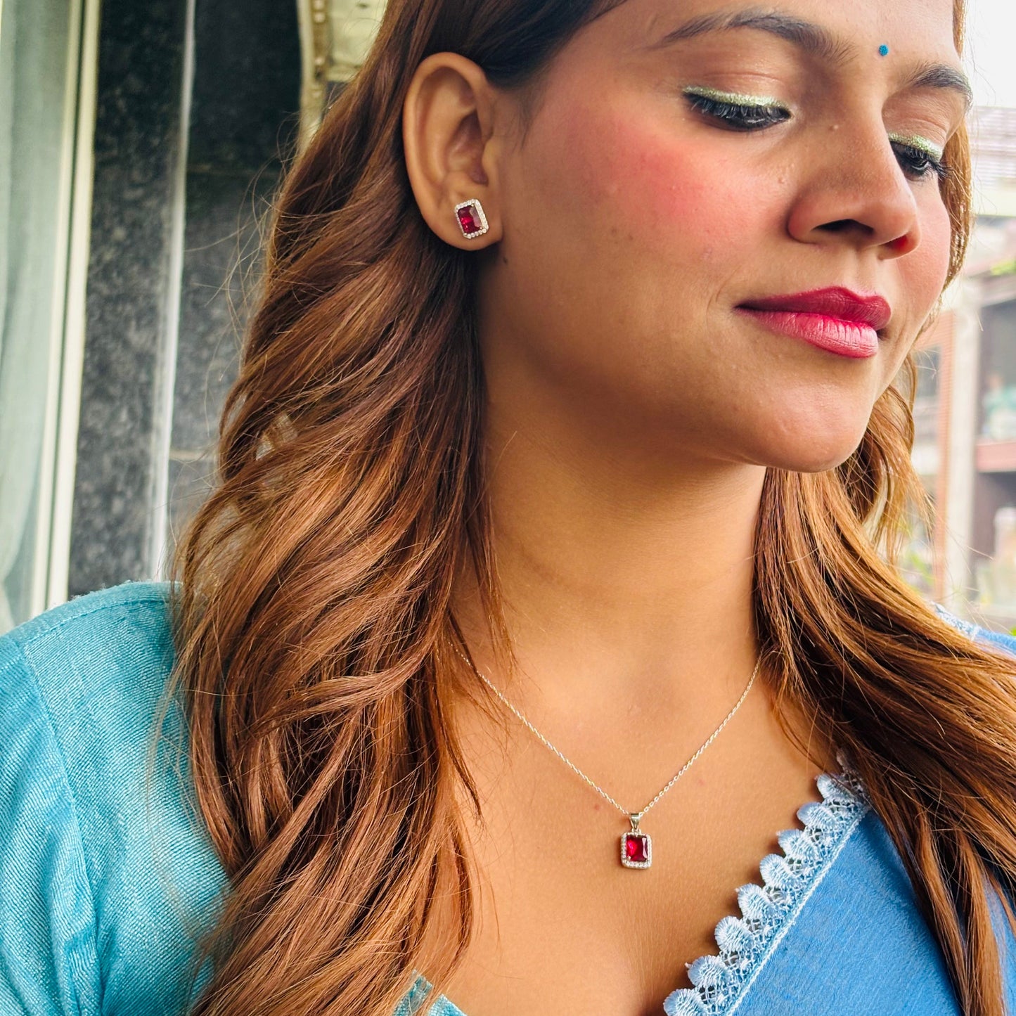 Rectangle pink stone pendant set