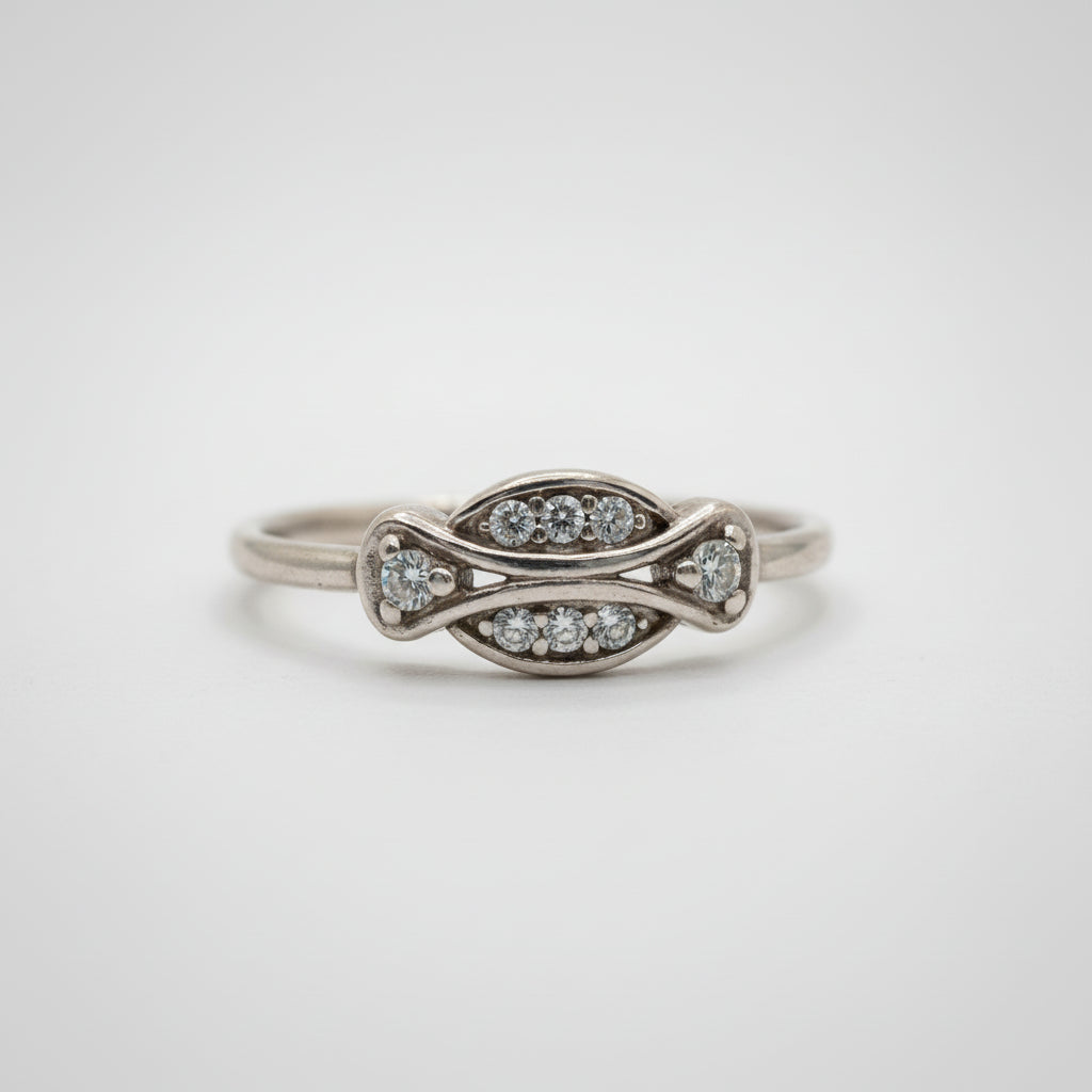 Leaf motif ring