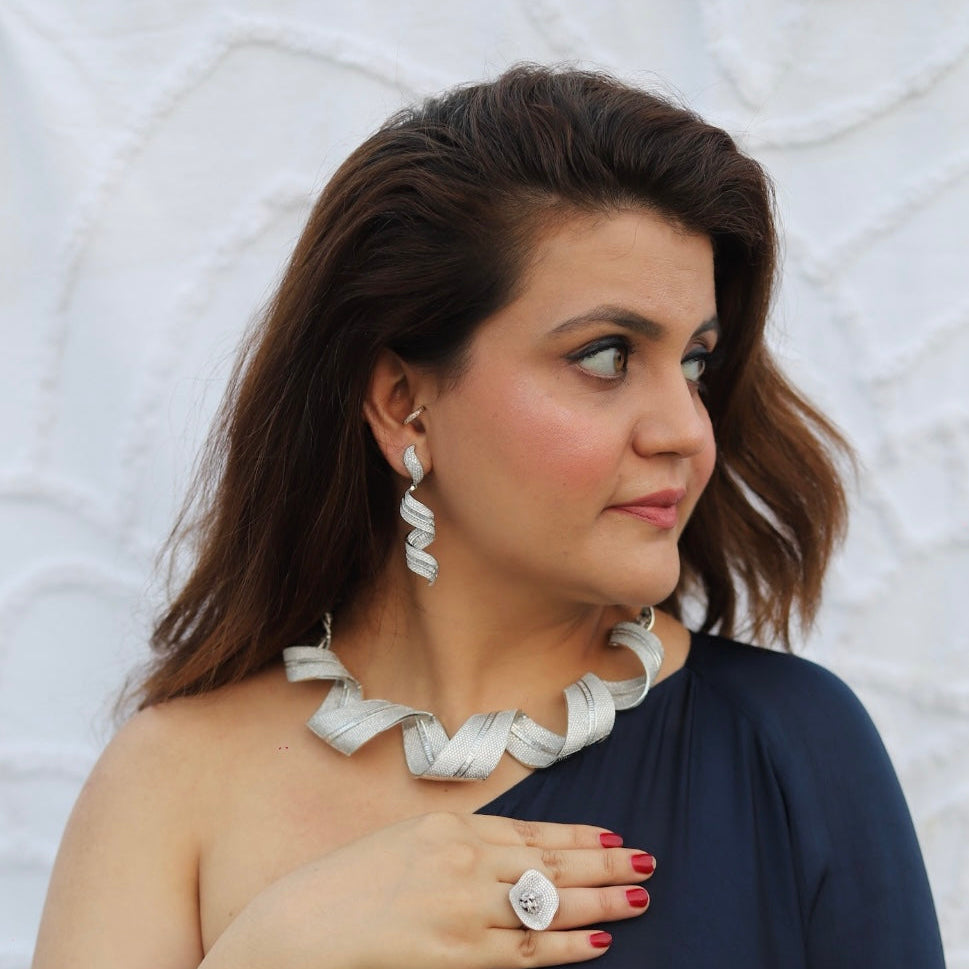 Twisted Elegance – Designer Necklace Set