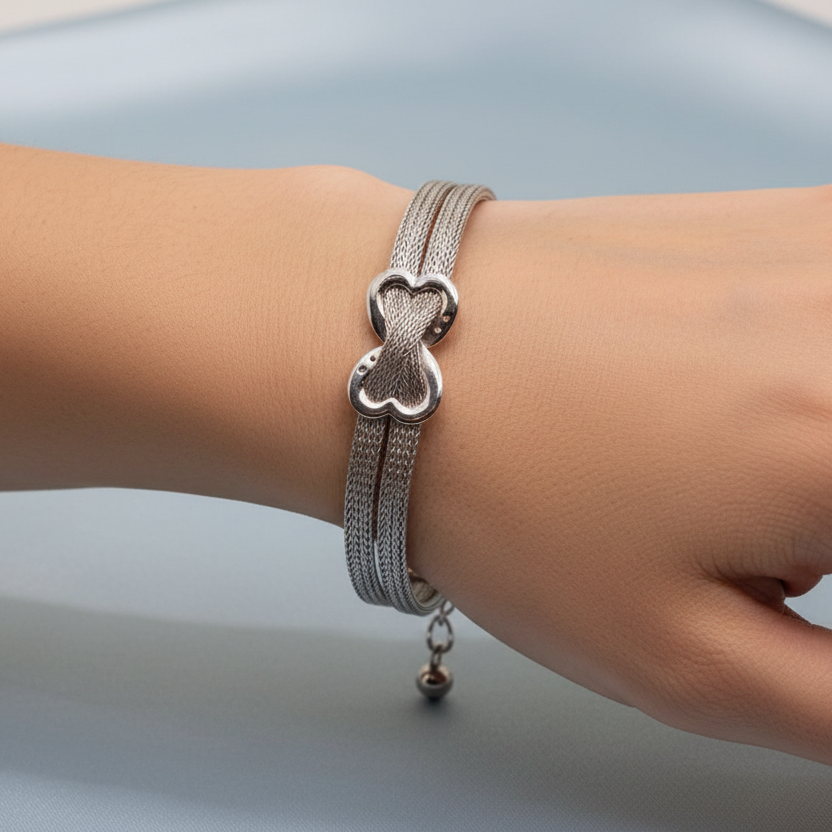Classic Silver infinityBracelet