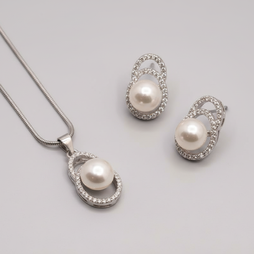 Oval peal pendant set