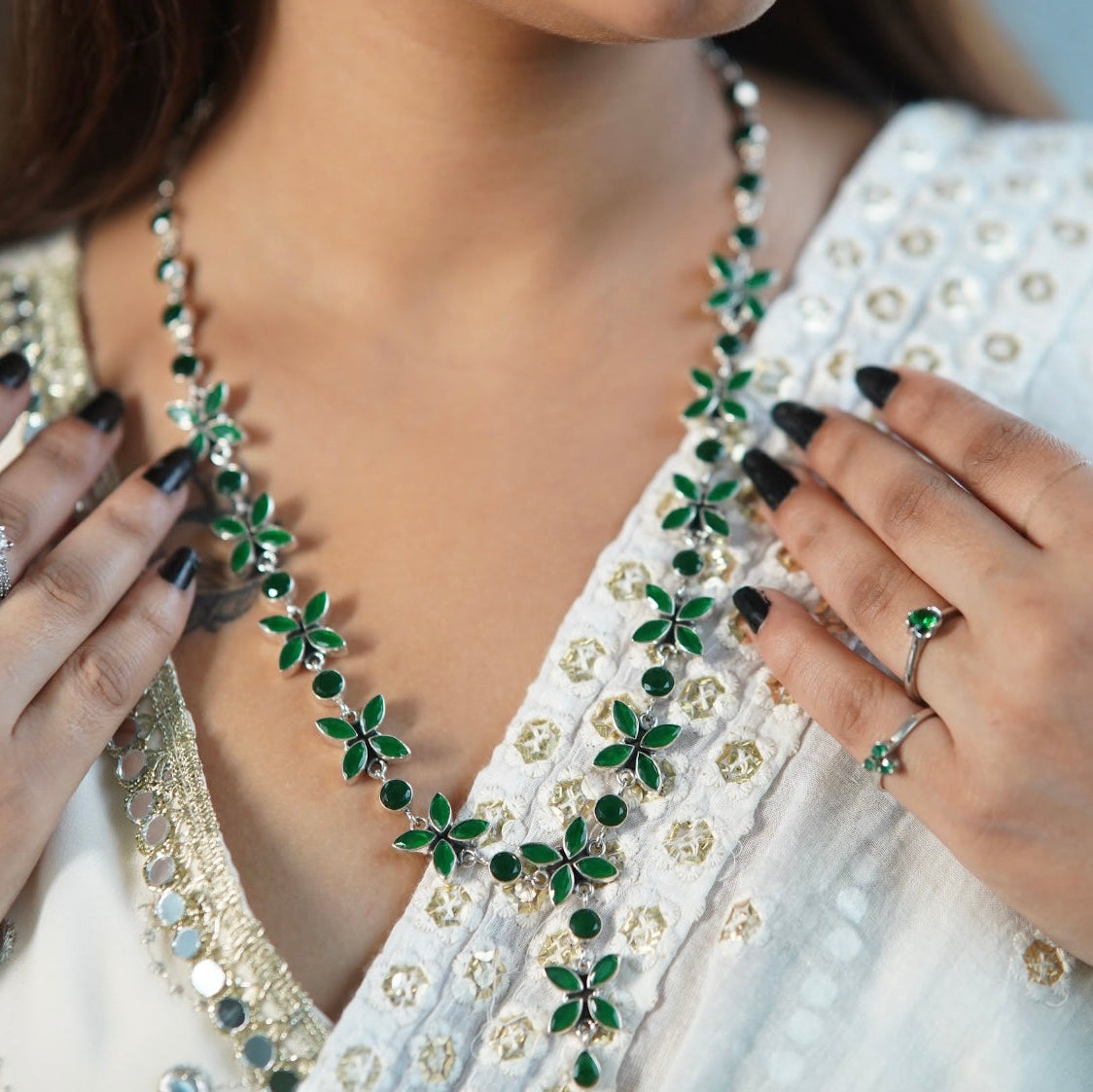 Green stone flower necklace