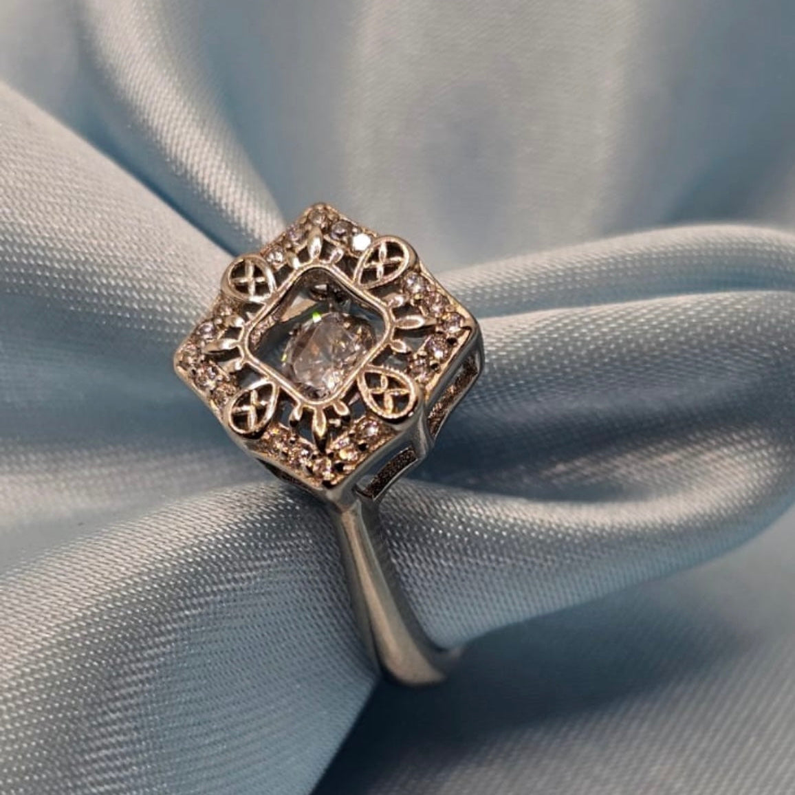 Square stones ring