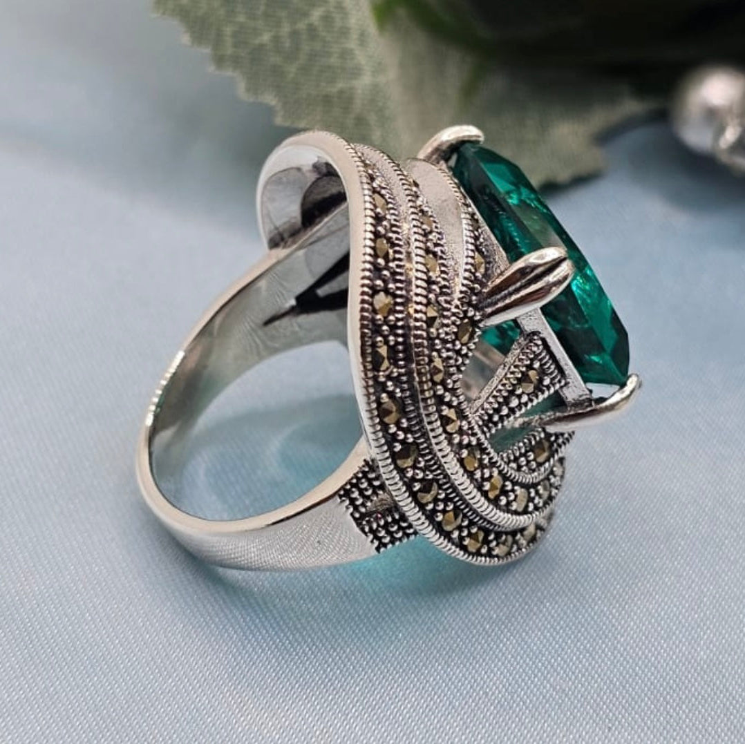 Green Majestry Ring