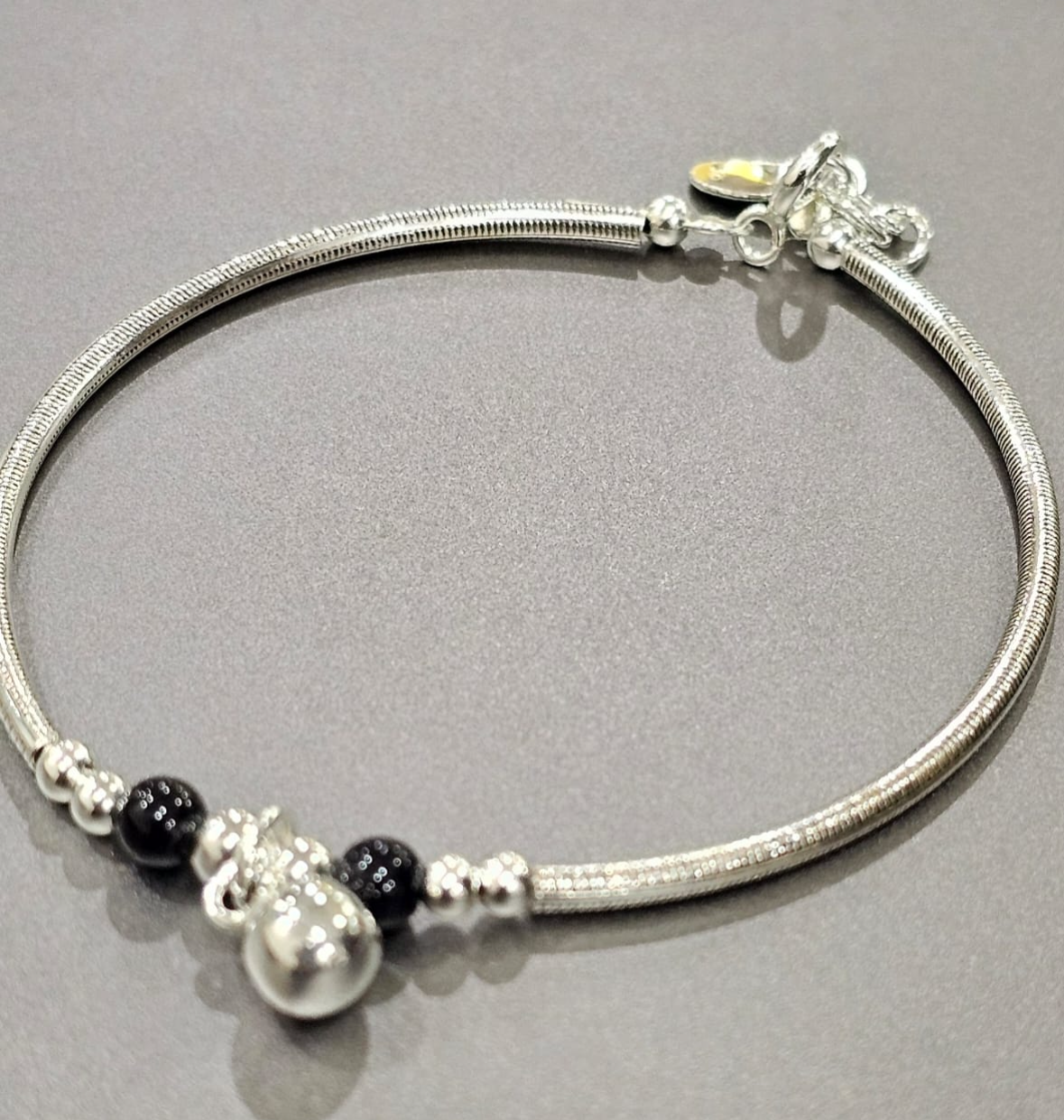 Black breads bracelet