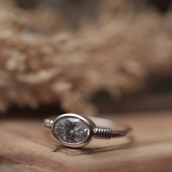 Oval Silver stone ring