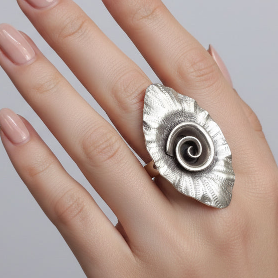 Leaf rose ring