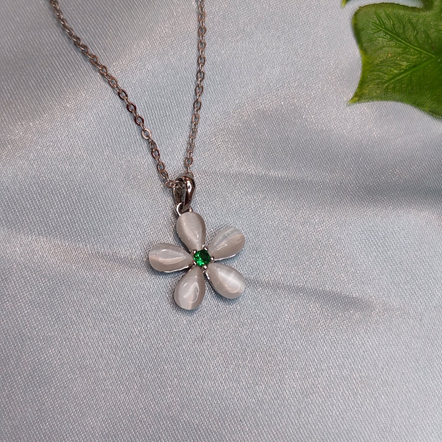 White Flower Necklace