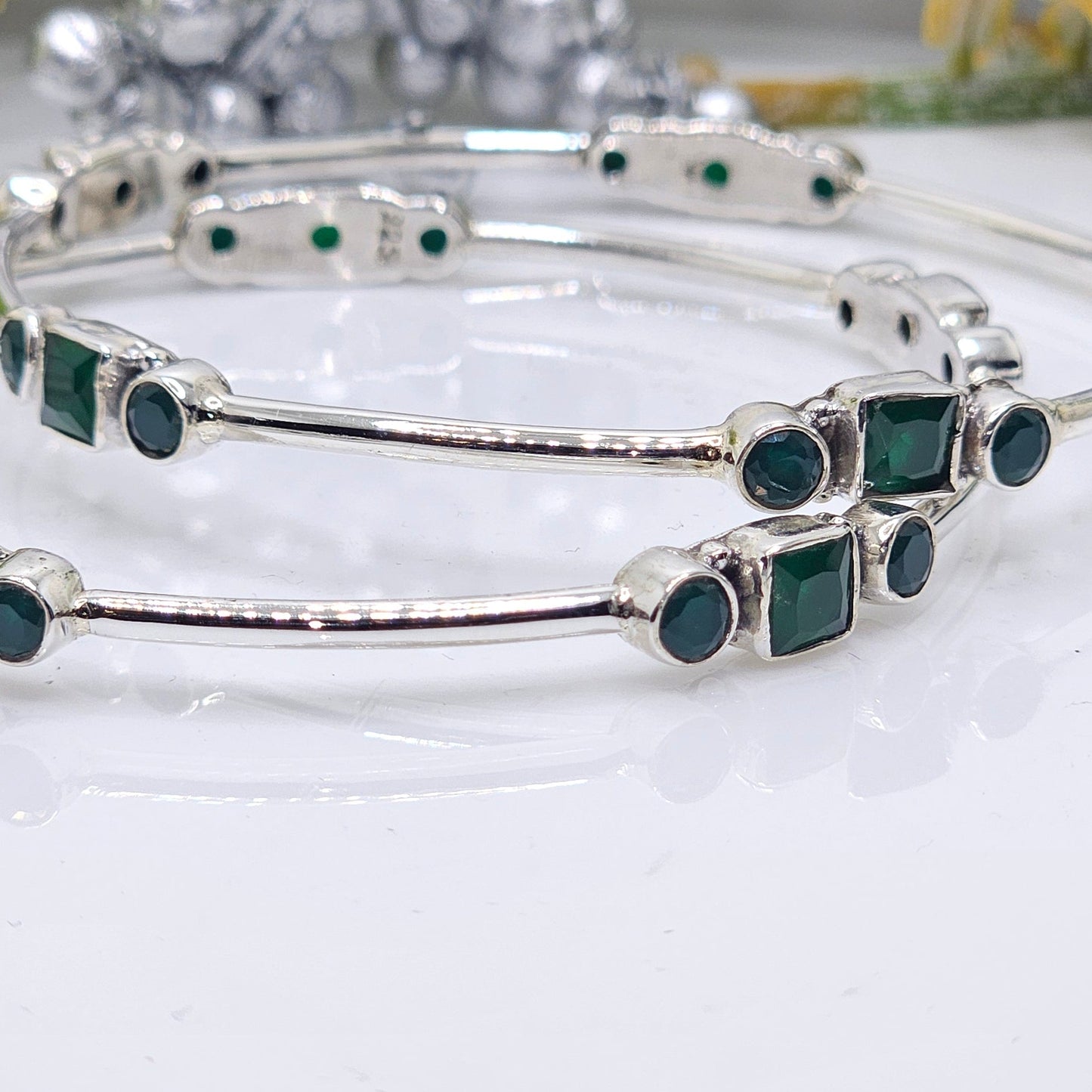 GREEN SQUARE BANGLE ( single)