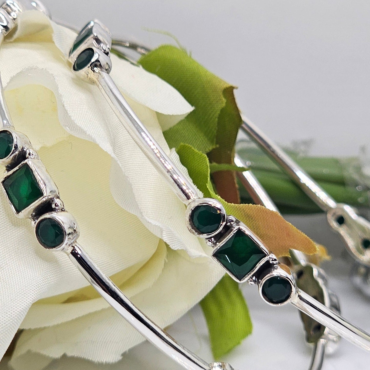 GREEN SQUARE BANGLE ( single)