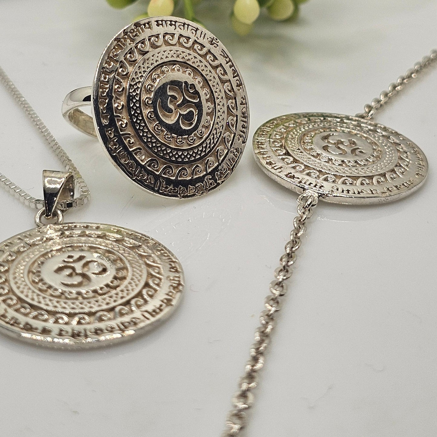 Om Necklace set