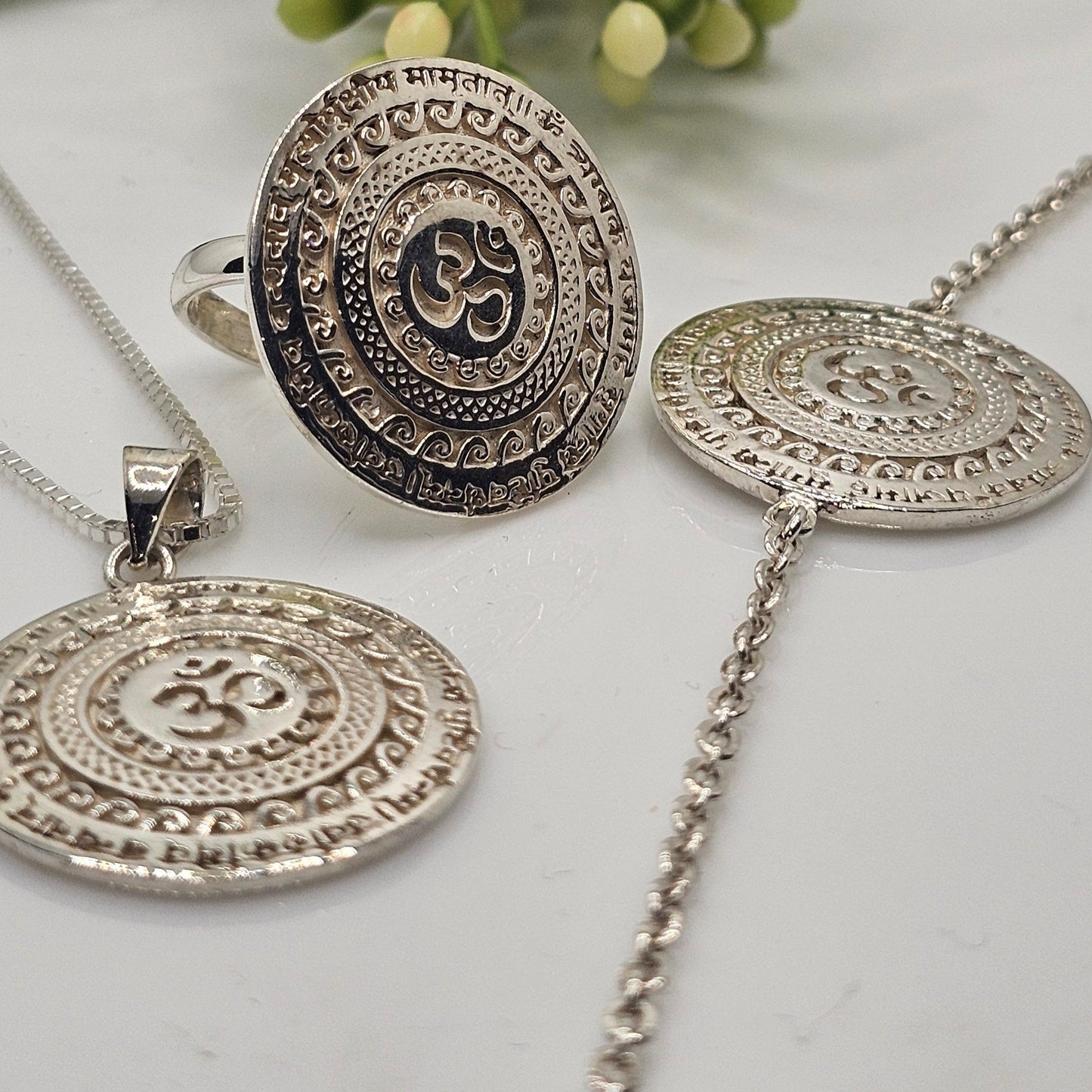 Om Necklace set