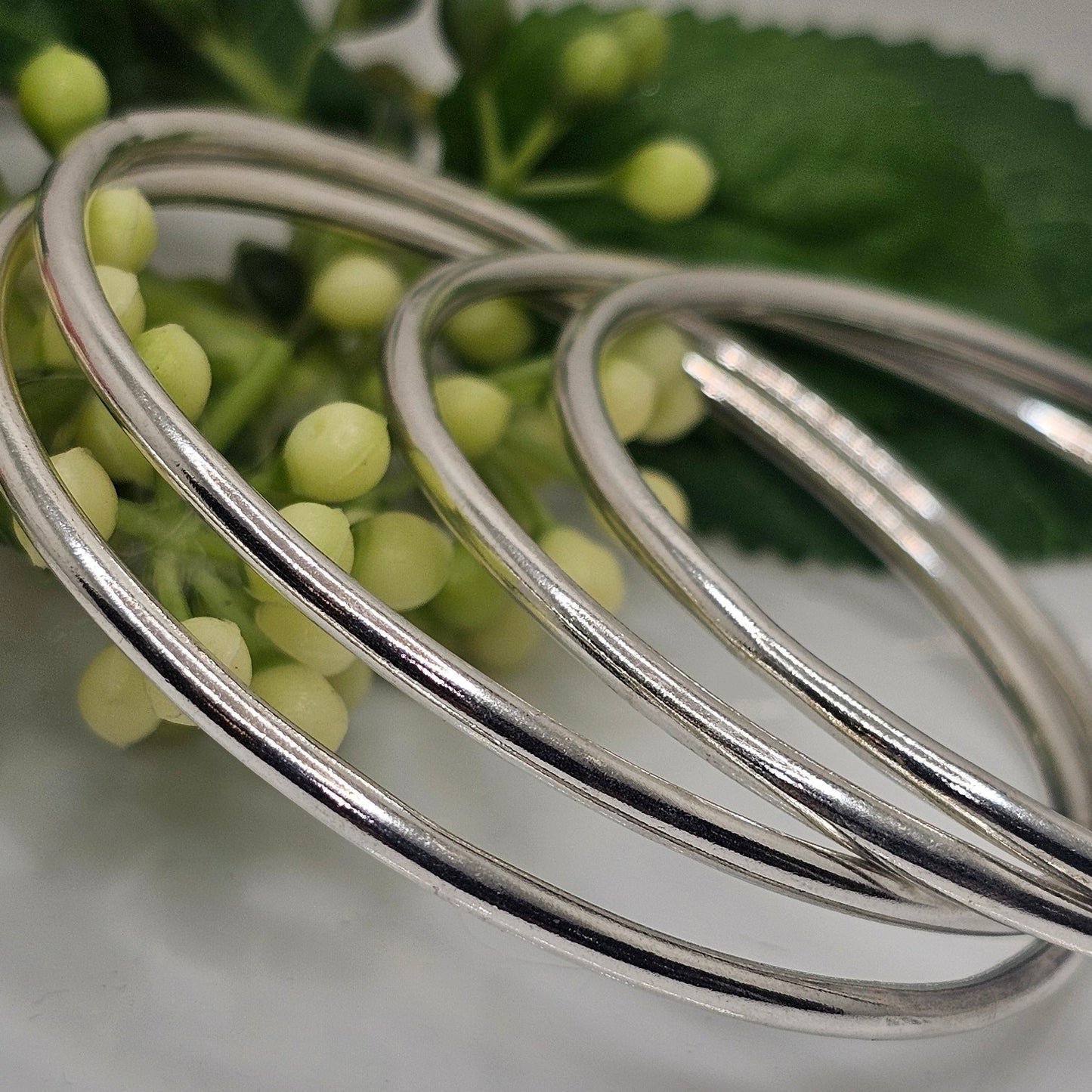 Siver bangle set of 4
