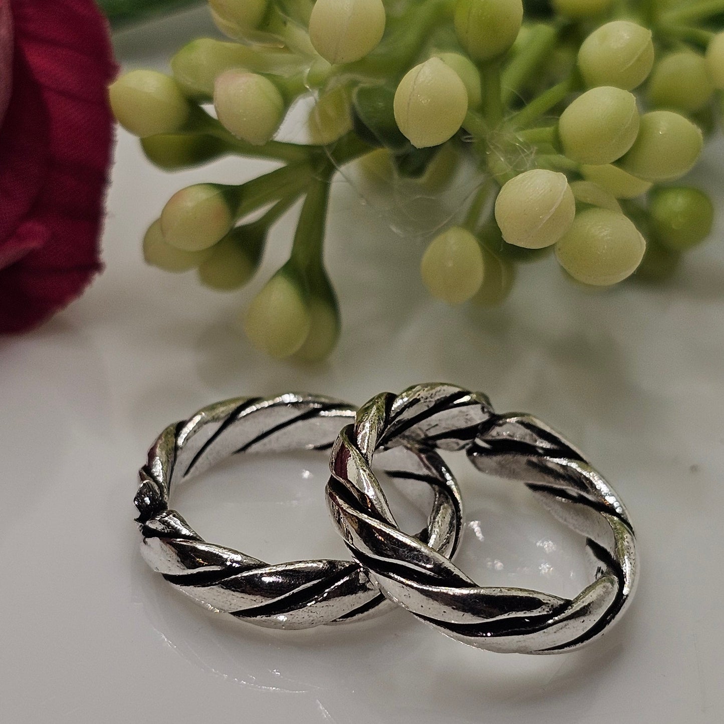 criss cross toe ring