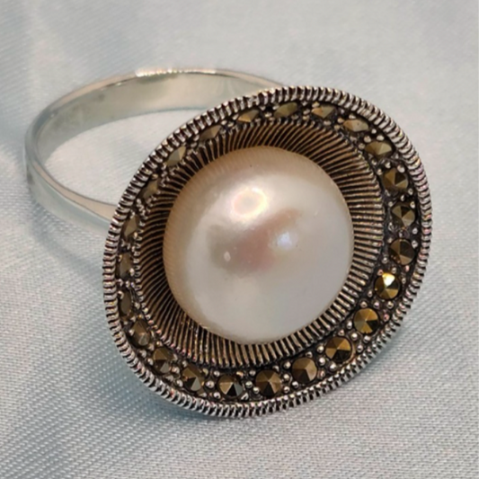 Oxidised  Pearl  Ring