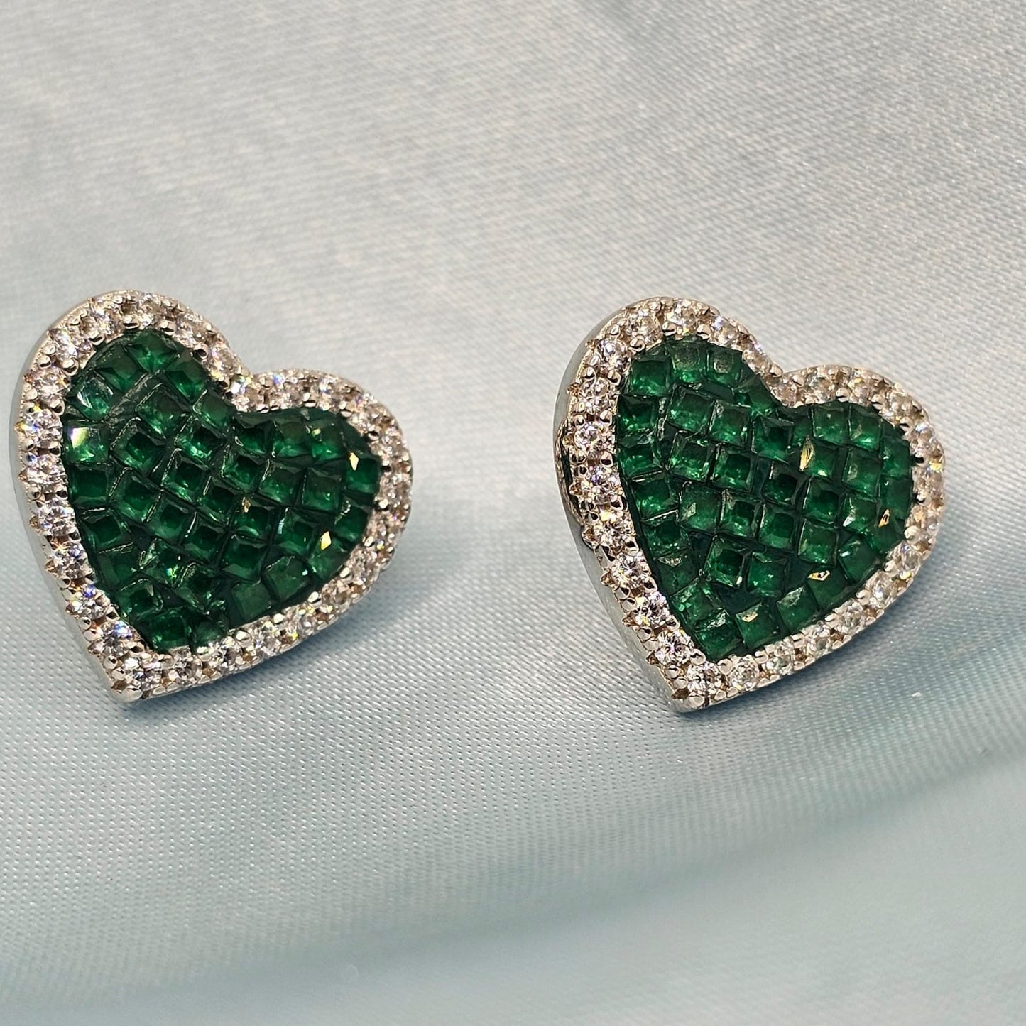 Emerald green Heart Stud
