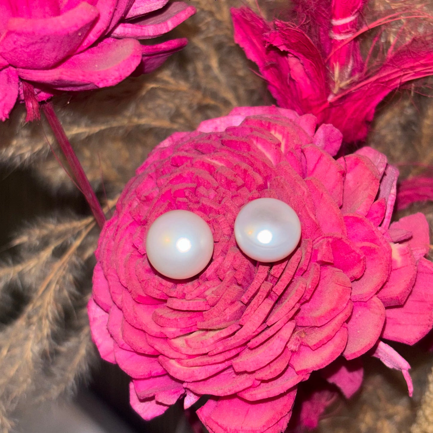 Natural Medium pearl earring
