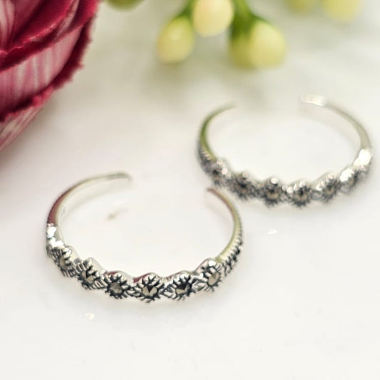 Toe rings