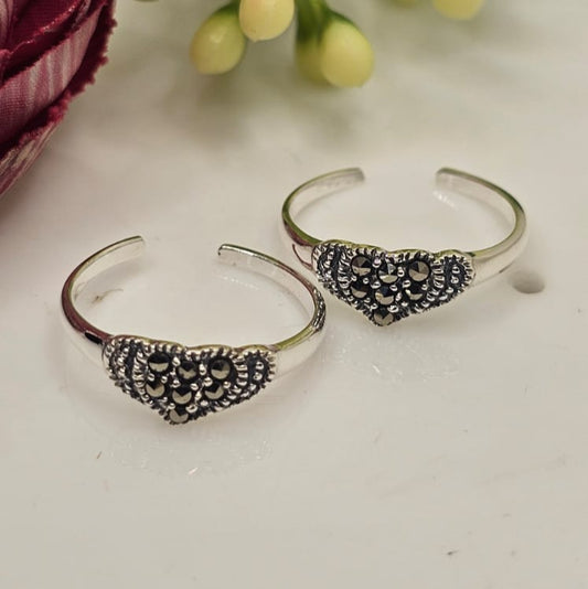 Heart toe ring
