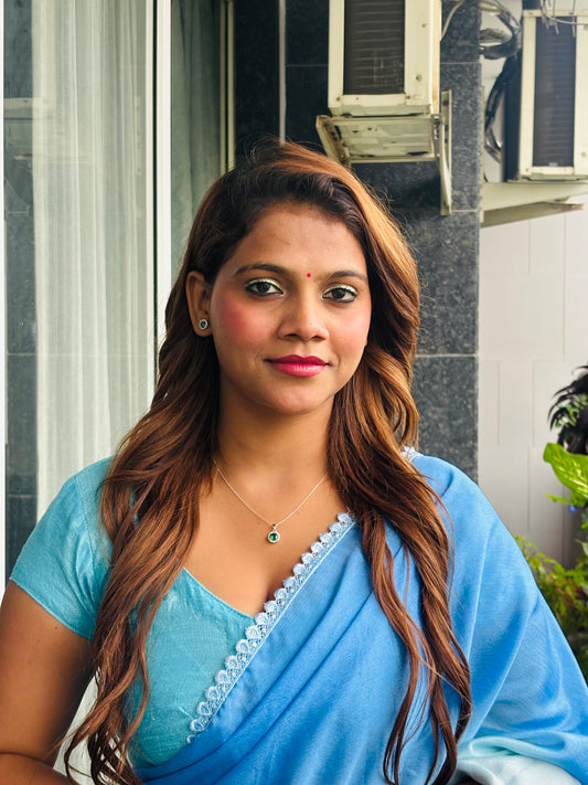 Circle green stone pendant set