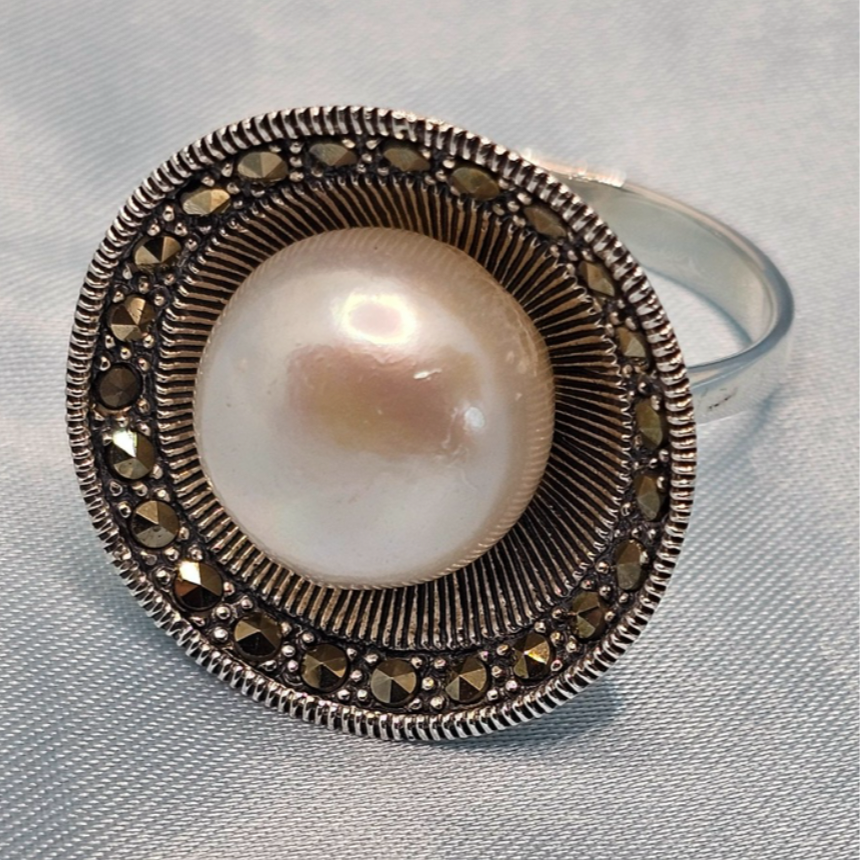 Oxidised  Pearl  Ring