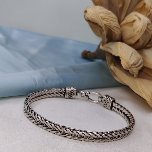 Criss cross Bracelet