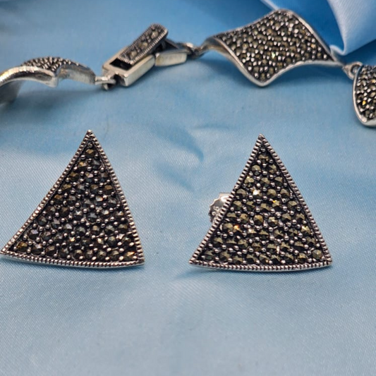 Silver Wavy Necklace Set