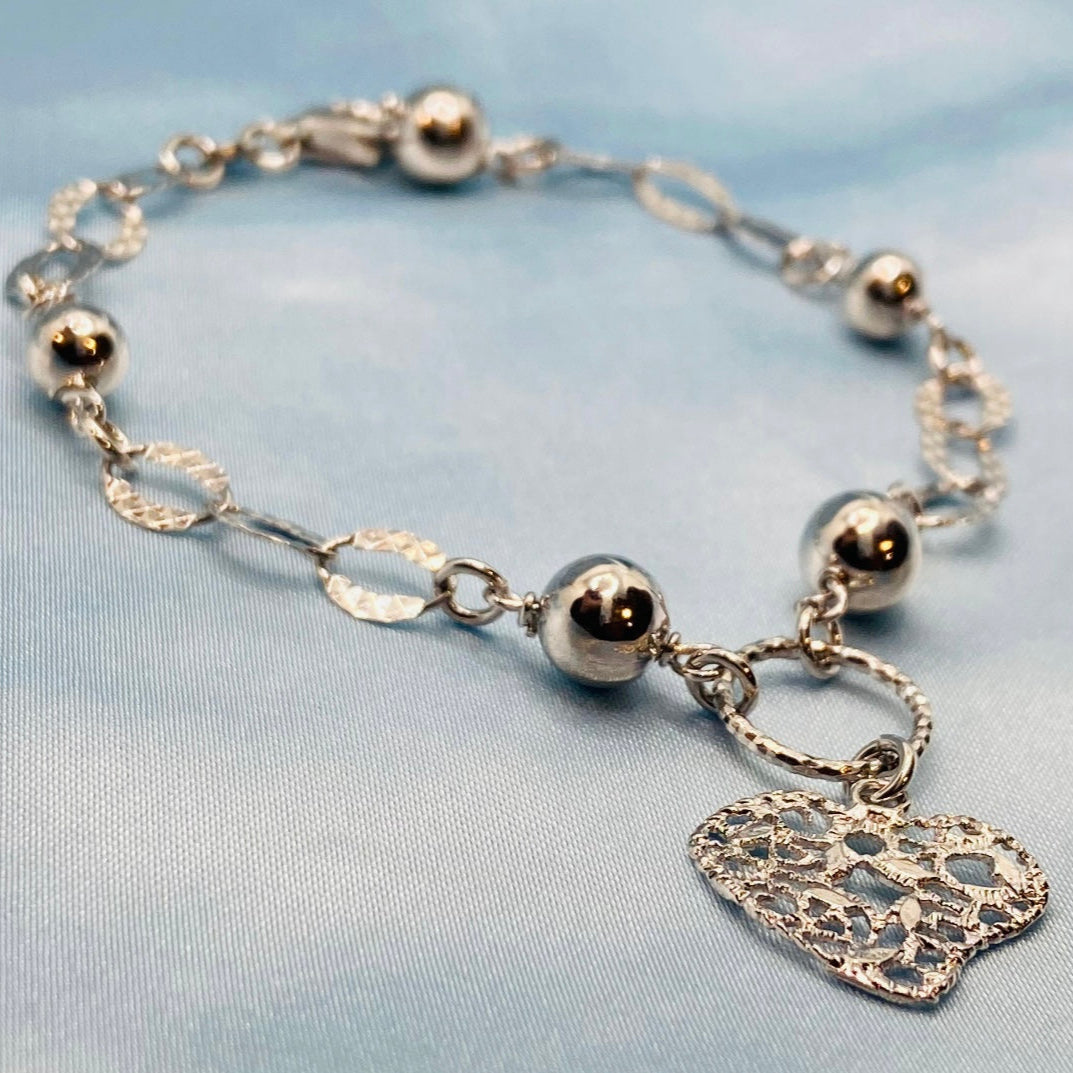 Round beads  with net heart