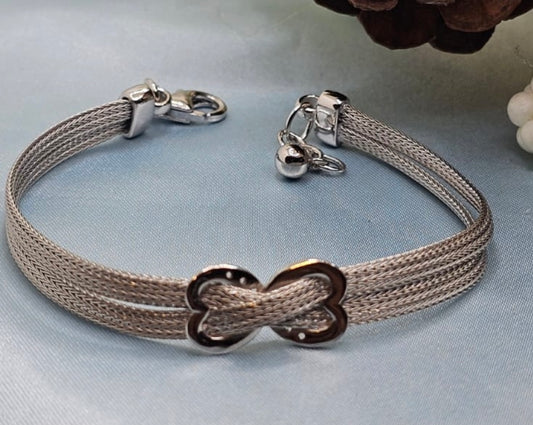 Classic Silver infinityBracelet