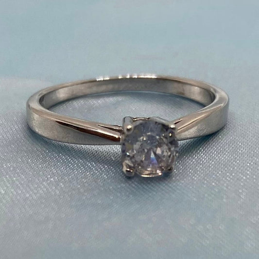 Classy single stone ring