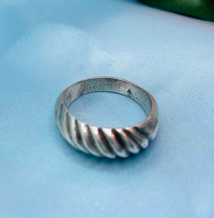 Textured  line ring