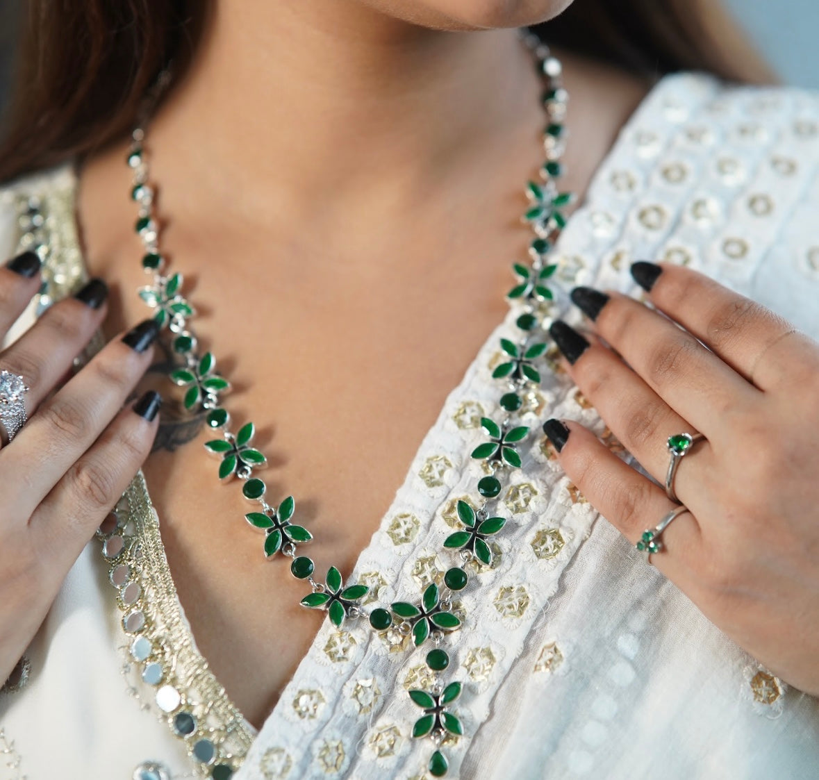 Green stone flower necklace