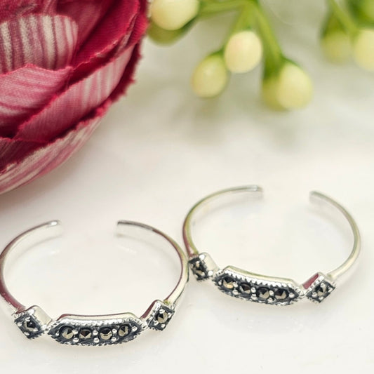 Oxidized Silver black Stone Toe Ring