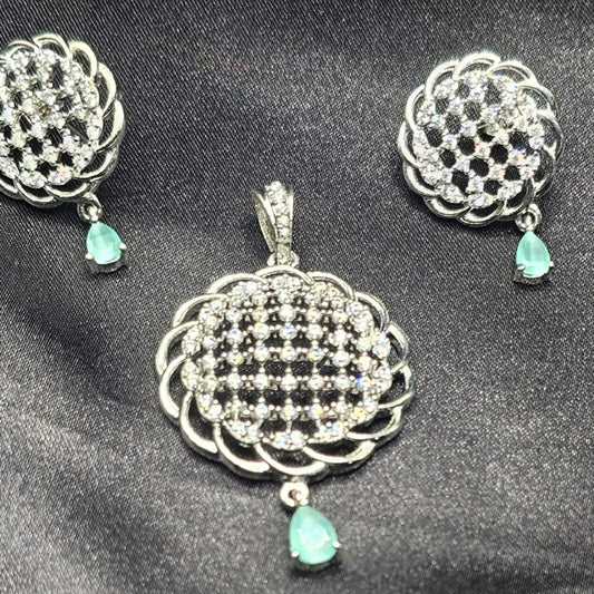 Net stones pendant set