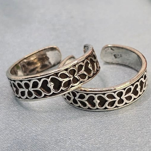 Oxidise heart toe ring