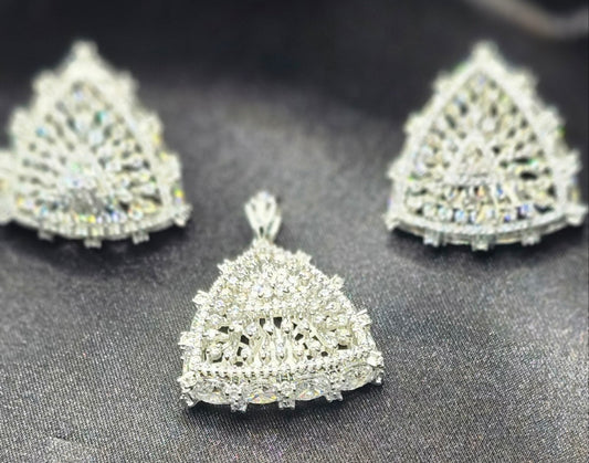 Triangle stones pendant set