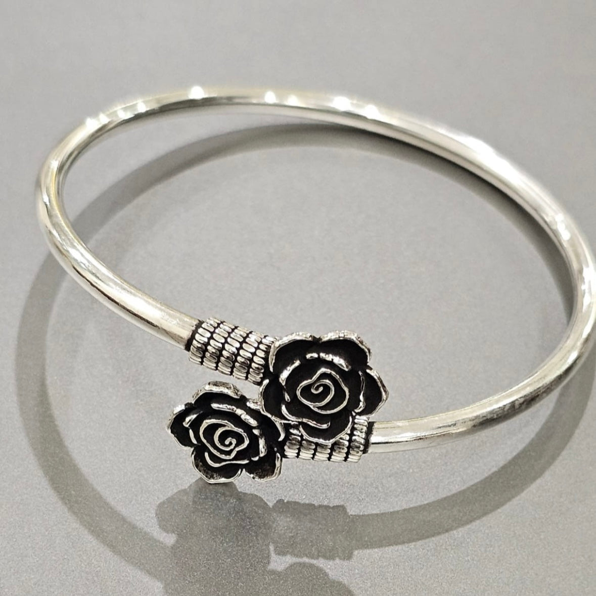 Two rose bracelet