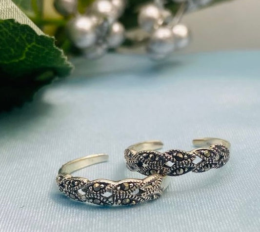 Floral vine toe ring