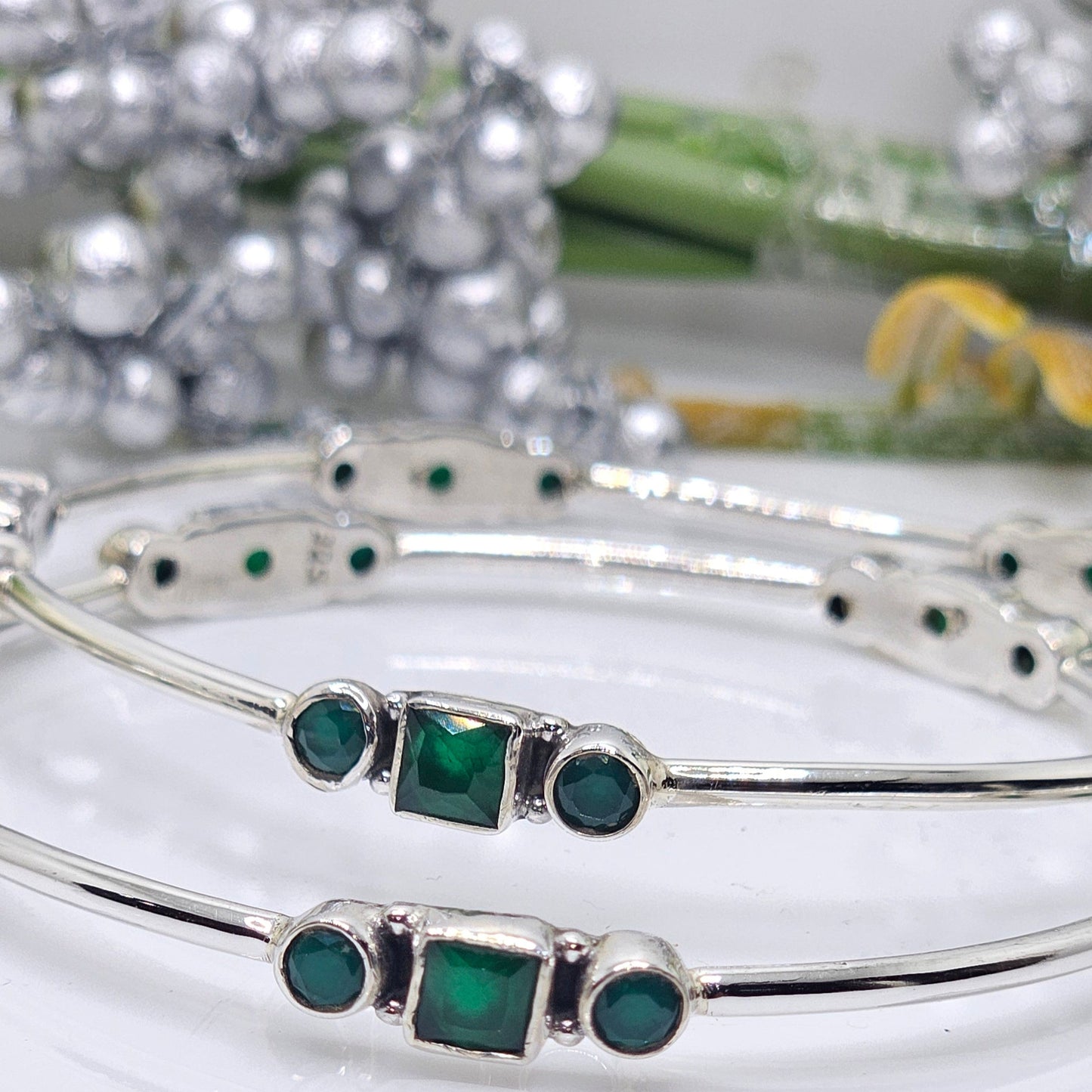 GREEN SQUARE BANGLE ( single)