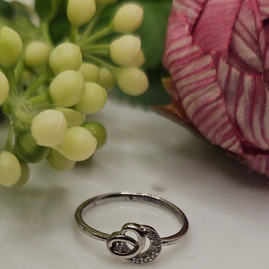 Heart circle ring