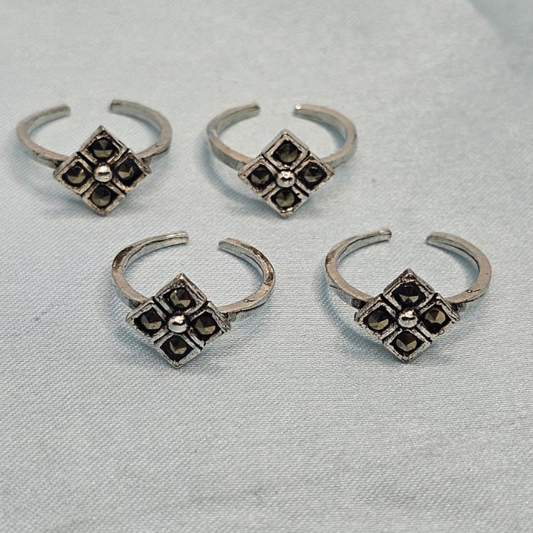 Tribal Motif Silver Toe Rings