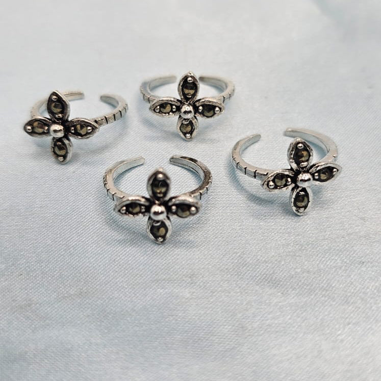 Four Flower toe ring