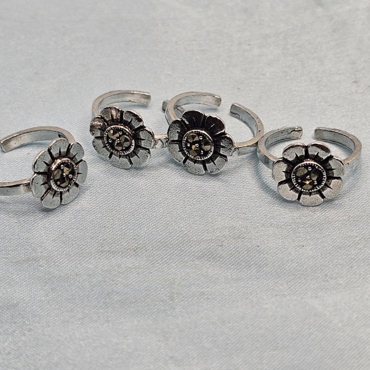 Flowers Toe ring