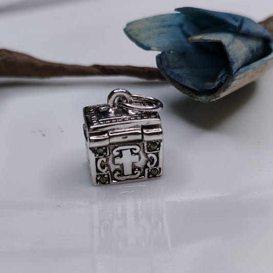 Tresure box pendant
