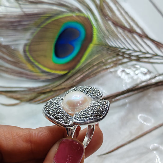 3 petal flower ring