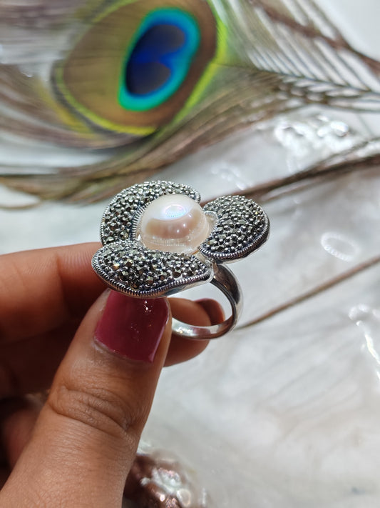 3 petal flower ring